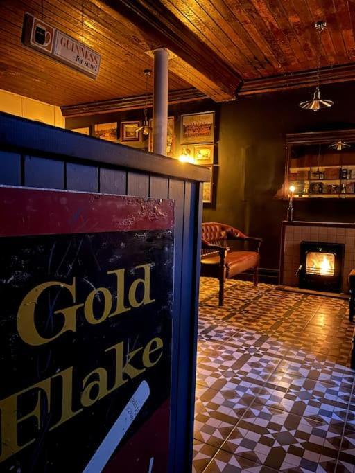 فيلا Tw O Connell Old World Irish Pub كاهيرسيفين المظهر الخارجي الصورة